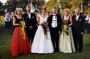Thron 2001