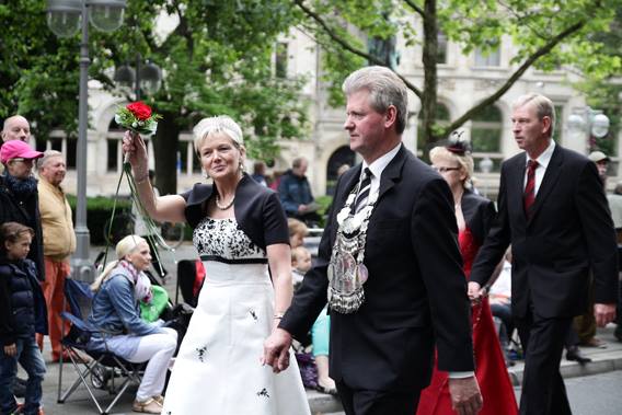 Königspaar 2012 Gerd und Maria Göken beim Festmarsch auf dem Hannoveraner Schützenfest